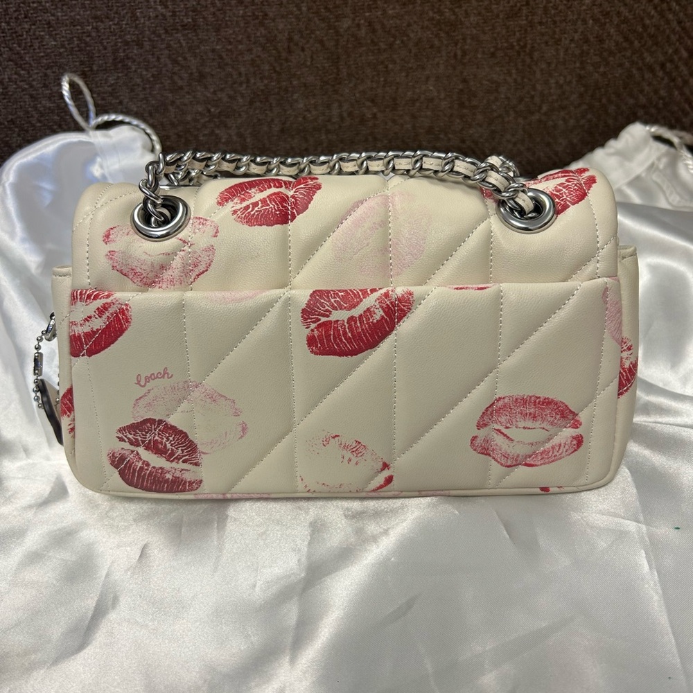 Coach Quilted Shoulder Bag with Red Kiss Print - Picture 2 of 8
